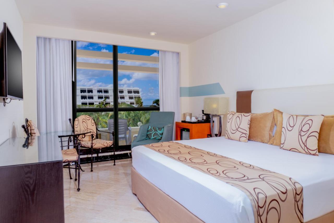 Oh! Cancun On The Beach By Oasis Exterior photo
